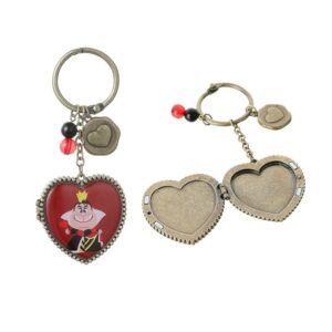 Disney Villains Collection Retro Photo Album Keychain(Queen Of Hearts)